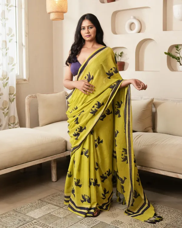 Green_Cotton_Lovebird_H_Block_Printed_Mul_Saree_With_Tassels_For_Women